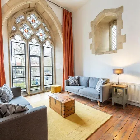 Grade Ii Listed Converted Church Tower - 6 Person Semesterbostad *